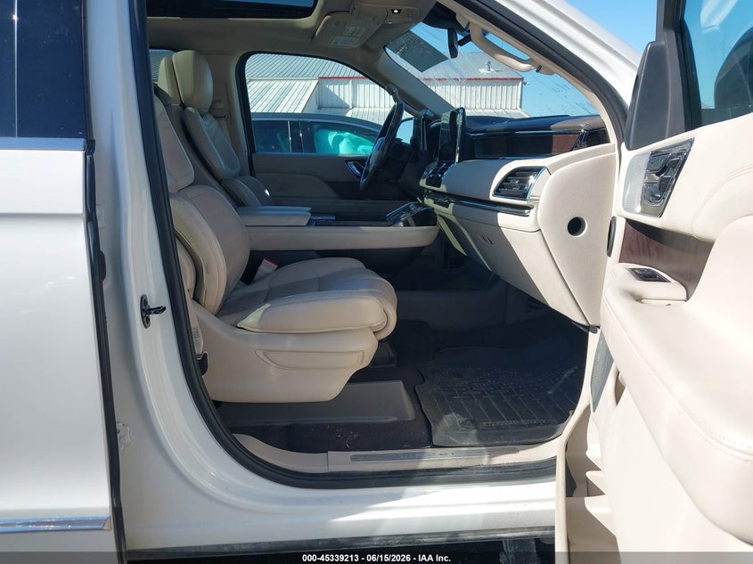 2020 Lincoln Navigator VIN 5LMJJ3LT6LEL13143 IAAI salvage auction — HAIL, Salvage (Iowa), sold $800 on 2026-07-27 (photo 5)