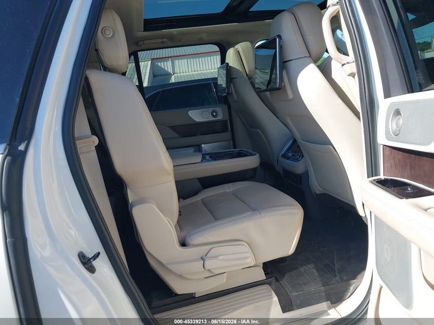 2020 Lincoln Navigator VIN 5LMJJ3LT6LEL13143 IAAI salvage auction — HAIL, Salvage (Iowa), sold $800 on 2026-07-27 (photo 8)