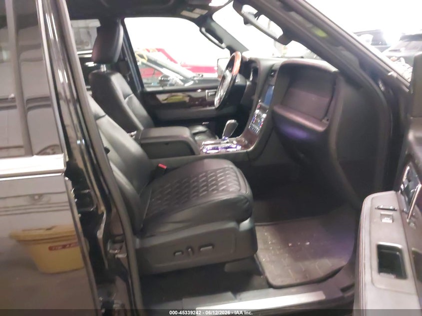2016 Lincoln Navigator VIN 5LMJJ3LT1GEL06266 IAAI salvage auction — FRONT END, Salvage (Minnesota), sold $4,700 on 2026-07-29 (photo 5)