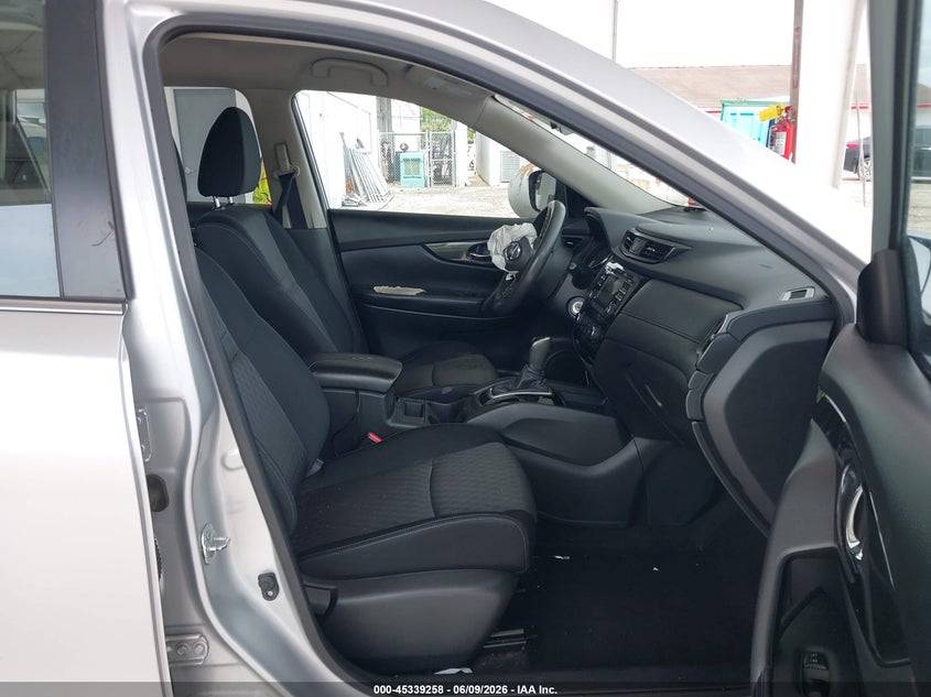 2017 Nissan Rogue VIN JN8AT2MV3HW260239 IAAI salvage auction — RIGHT FRONT, Rebuildable (Florida), sold $575 on 2026-07-22 (photo 5)