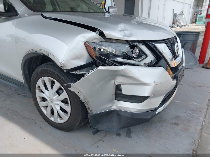 2017 Nissan Rogue VIN JN8AT2MV3HW260239 IAAI salvage auction — RIGHT FRONT, Rebuildable (Florida), sold $575 on 2026-07-22 (photo 6)