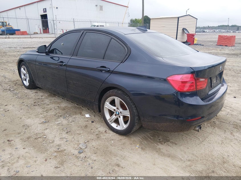 2015 BMW 3er VIN WBA3B1G58FNT05835 IAAI salvage auction — NORMAL WEAR, Salvage Title, sold $600 on 2026-07-09 (photo 3)