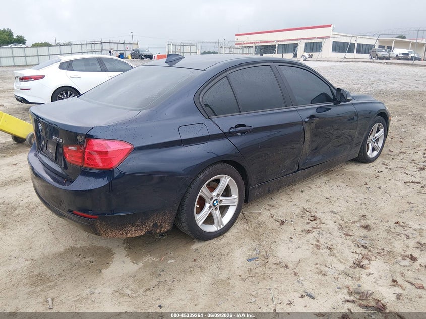 2015 BMW 3er VIN WBA3B1G58FNT05835 IAAI salvage auction — NORMAL WEAR, Salvage Title, sold $600 on 2026-07-09 (photo 4)