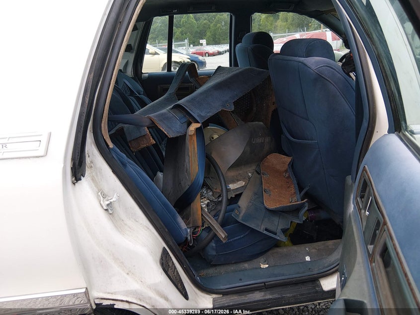 1992 Buick Roadmaster VIN 1G4BN5373NR468318 IAAI salvage auction — BIOHAZARD/CHEMICAL, Salvage (Alabama), sold $325 on 2026-07-12 (photo 8)