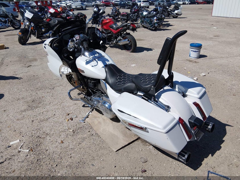 2024 Harley-davidson Road glide VIN 1HD1KH717RB655851 IAAI salvage auction — ROLLOVER, Salvage (Texas), sold $7,650 on 2026-08-18 (photo 3)