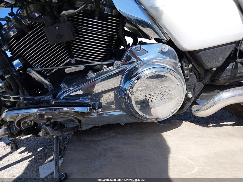 2024 Harley-davidson Road glide VIN 1HD1KH717RB655851 IAAI salvage auction — ROLLOVER, Salvage (Texas), sold $7,650 on 2026-08-18 (photo 9)