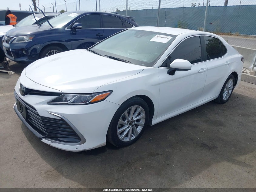 2022 Toyota Camry VIN 4T1C11AK6NU498751 IAAI salvage auction — REPOSSESSION, Salvage Title, sold $9,900 on 2026-07-10 (photo 2)