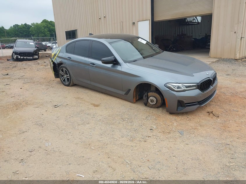 2021 BMW 5er VIN WBA73BJ05MCG15213 IAAI salvage auction — FRONT & REAR, Salvage Title, sold $17,300 on 2026-07-30 (photo 1)
