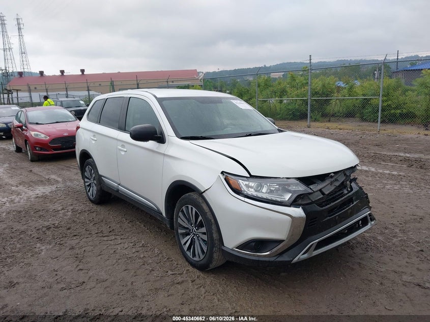 2020 Mitsubishi Outlander VIN JA4AZ3A33LZ047361 IAAI salvage auction — LEFT FRONT, Salvage (Pennsylvania), sold $3,400 on 2026-07-11 (photo 1)