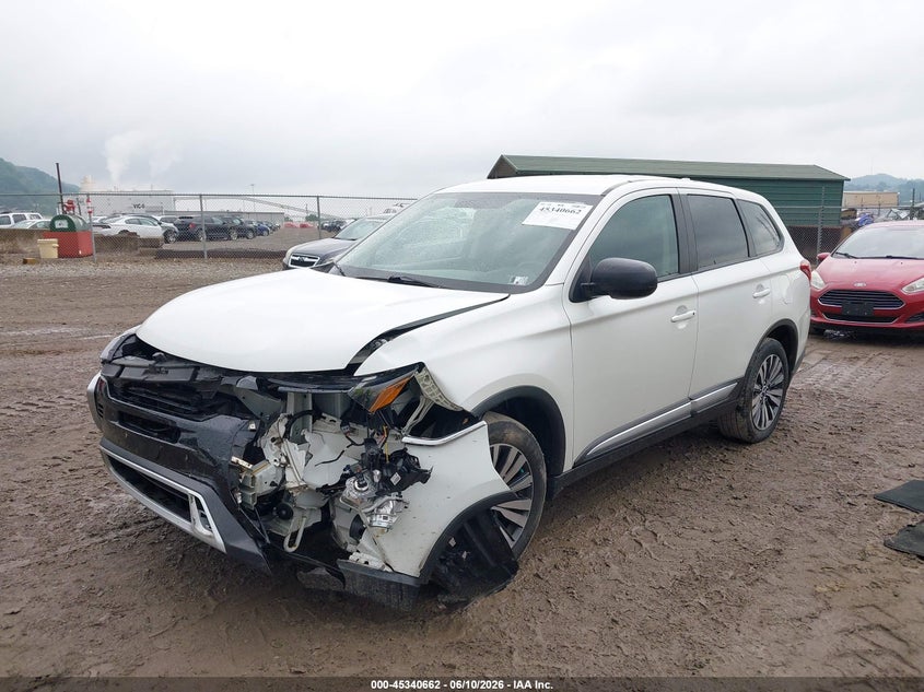 2020 Mitsubishi Outlander VIN JA4AZ3A33LZ047361 IAAI salvage auction — LEFT FRONT, Salvage (Pennsylvania), sold $3,400 on 2026-07-11 (photo 2)