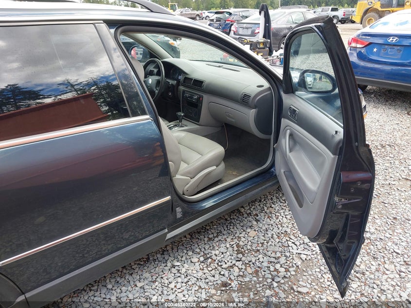 2005 Volkswagen Passat VIN WVWCE63B25E099638 IAAI salvage auction — LEFT SIDE, Bill Of Sale (Washington), sold $325 on 2026-07-08 (photo 5)