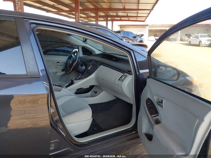 2013 Toyota Prius VIN JTDKN3DU2D1672781 IAAI salvage auction — NORMAL WEAR, Salvage Title, sold $2,400 on 2026-07-07 (photo 5)