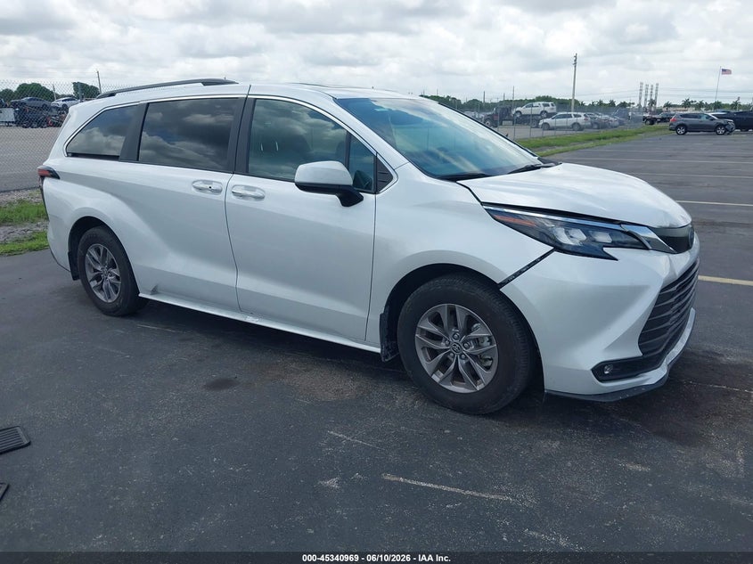 2025 Toyota Sienna VIN 5TDYRKEC8SS274439 IAAI salvage auction — FRONT & REAR, Salvage Title, sold $19,950 on 2026-07-23 (photo 1)