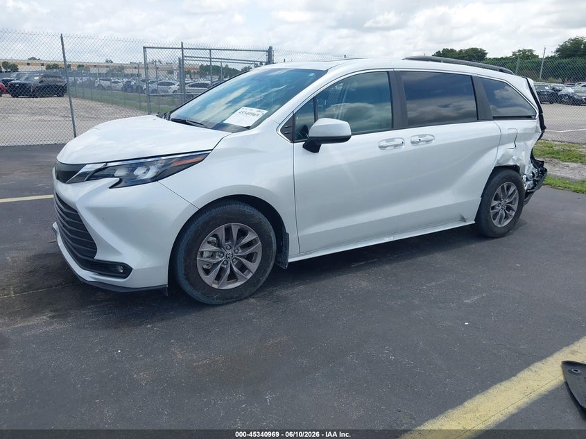 2025 Toyota Sienna VIN 5TDYRKEC8SS274439 IAAI salvage auction — FRONT & REAR, Salvage Title, sold $19,950 on 2026-07-23 (photo 2)