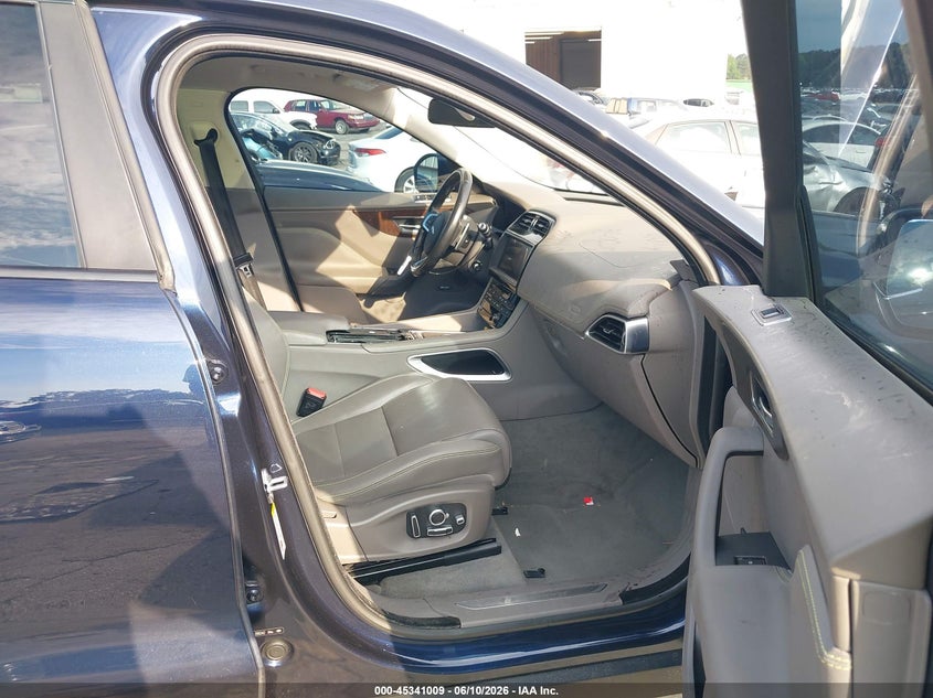 2018 Jaguar F-pace VIN SADCL2FX2JA295042 IAAI salvage auction — FRONT END, Salvage Title, sold $4,400 on 2026-09-10 (photo 5)