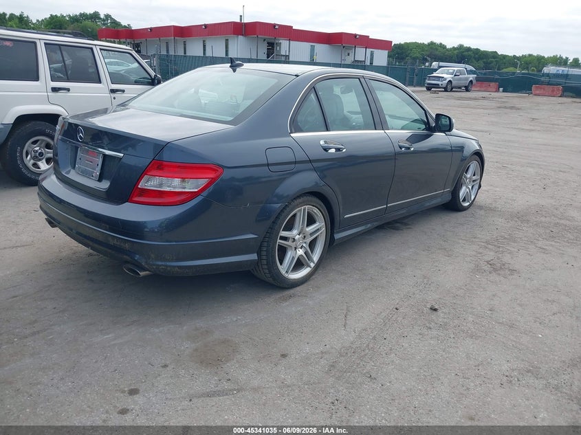 2009 Mercedes-benz C class VIN WDDGF54X59R080010 IAAI salvage auction — NORMAL WEAR, Clear (Maryland), sold $1,275 on 2026-07-09 (photo 4)