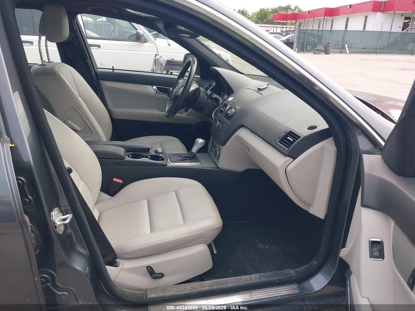 2009 Mercedes-benz C class VIN WDDGF54X59R080010 IAAI salvage auction — NORMAL WEAR, Clear (Maryland), sold $1,275 on 2026-07-09 (photo 5)