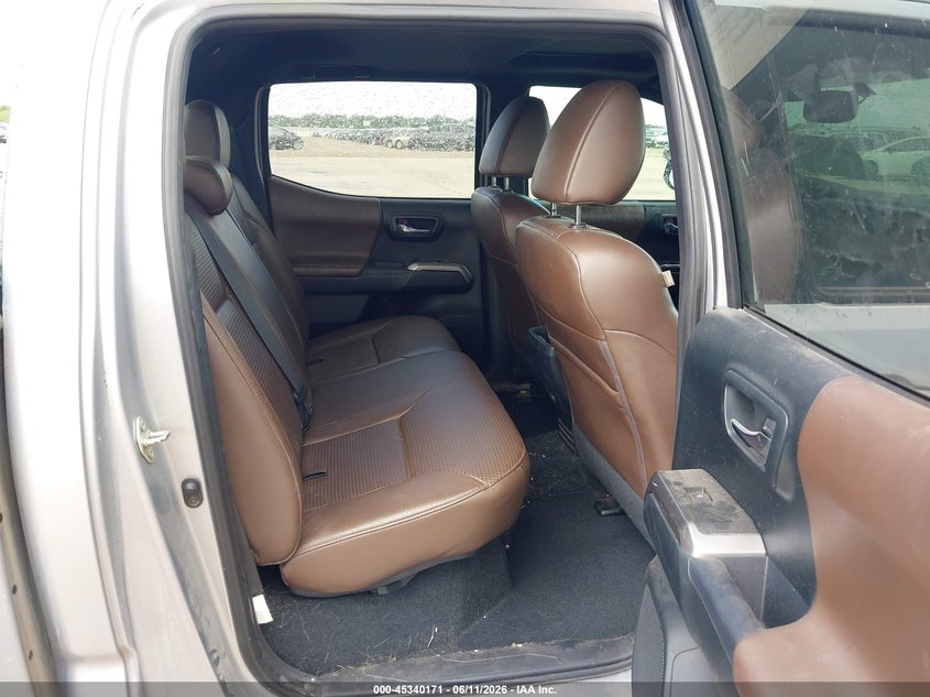 2017 Toyota Tacoma VIN 5TFGZ5AN7HX061716 IAAI salvage auction — ENGINE DAMAGE, Original (Texas), sold $11,000 on 2026-07-27 (photo 8)