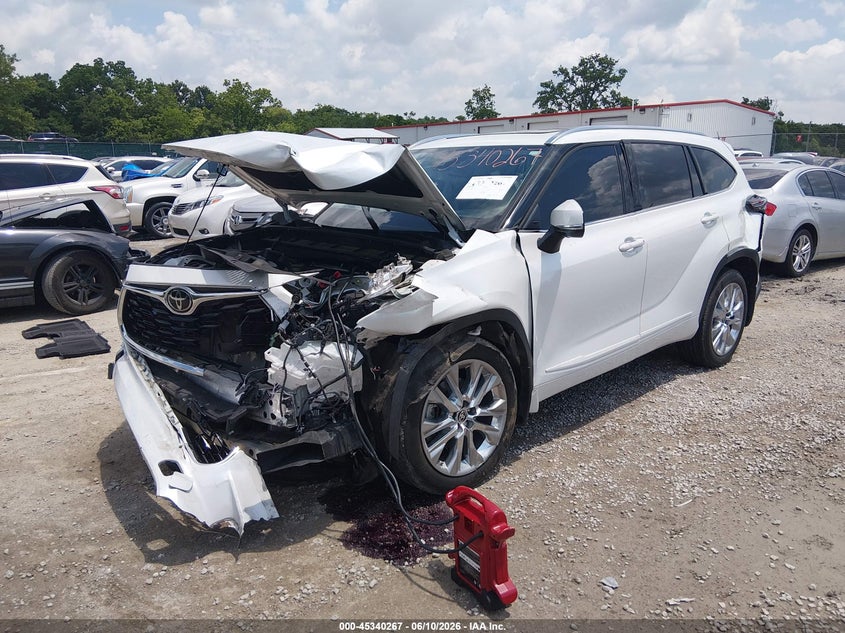 2022 Toyota Highlander VIN 5TDDZRBH0NS216658 IAAI salvage auction — FRONT END, Salvage (Kentucky), sold $14,700 on 2026-07-31 (photo 2)