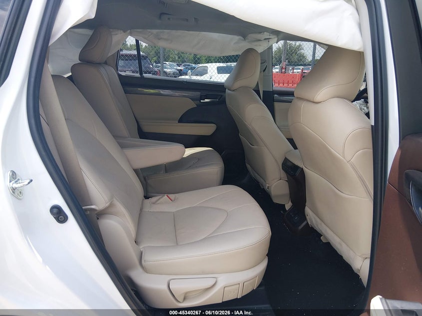 2022 Toyota Highlander VIN 5TDDZRBH0NS216658 IAAI salvage auction — FRONT END, Salvage (Kentucky), sold $14,700 on 2026-07-31 (photo 8)