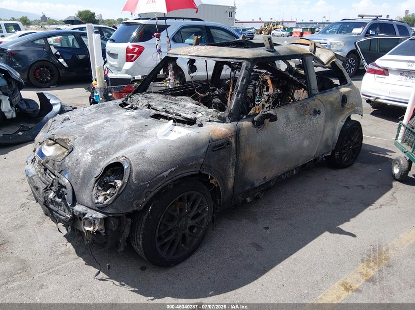 2005 Mini Cooper VIN WMWRE33475TD93493 IAAI salvage auction — BURN, Non-Repairable (Utah), sold $50 on 2026-07-30 (photo 2)