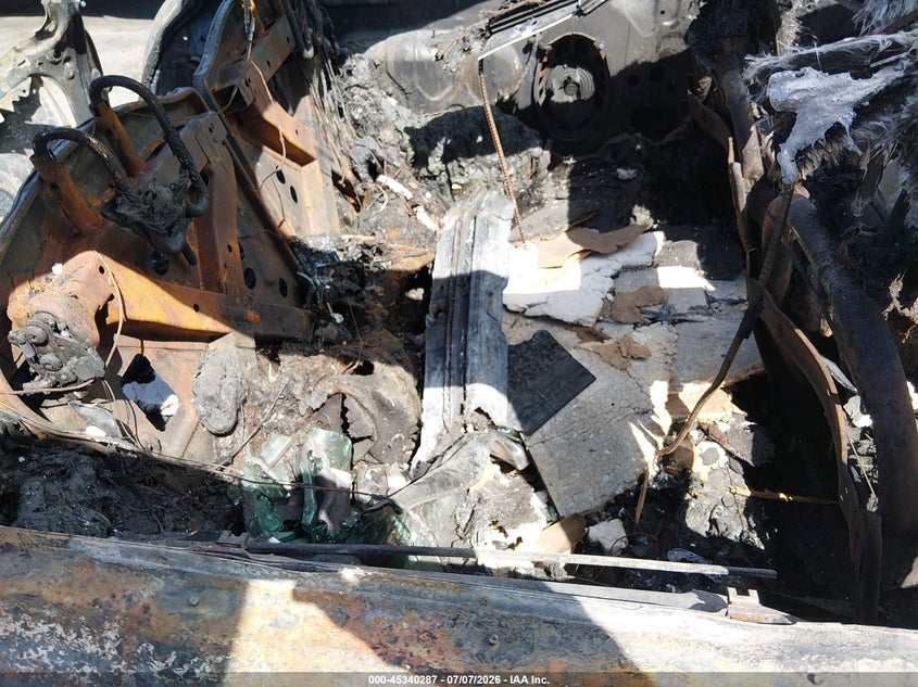 2005 Mini Cooper VIN WMWRE33475TD93493 IAAI salvage auction — BURN, Non-Repairable (Utah), sold $50 on 2026-07-30 (photo 8)