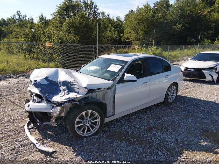 2017 BMW 3er VIN WBA8E1G58HNU12593 IAAI salvage auction — FRONT END, Salvage Title, sold $225 on 2026-07-29 (photo 2)