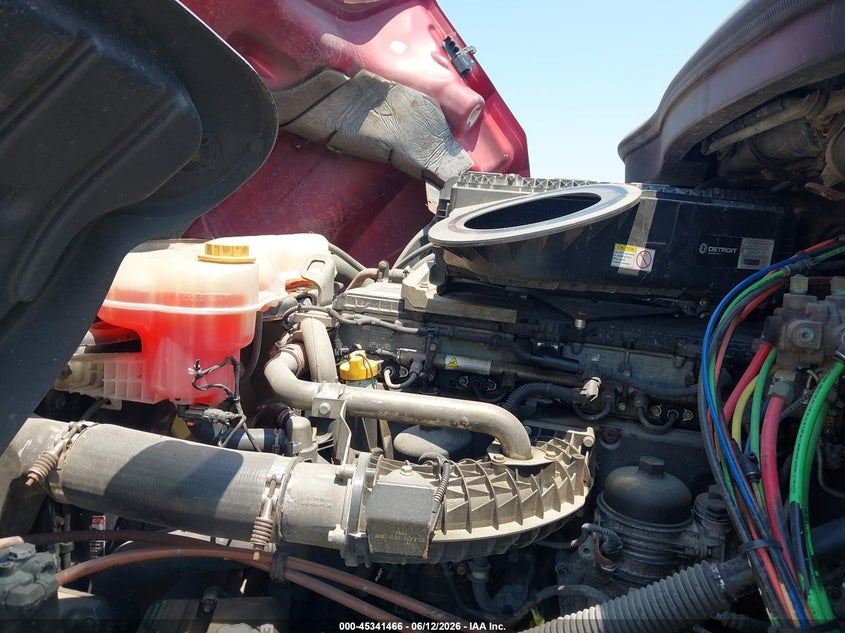 2018 Freightliner New cascadia 126 VIN 3AKJHHDR5JSJU2667 IAAI salvage auction — FRONT END, Original (West Virginia), sold $11,600 on 2026-08-12 (photo 9)