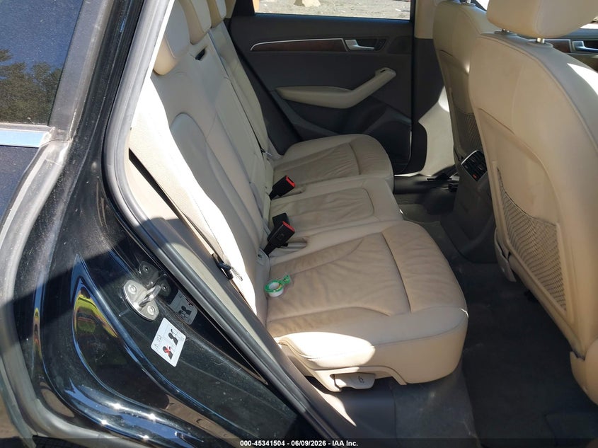 2010 Audi Q5 VIN WA1LKAFP9AA080809 IAAI salvage auction — NORMAL WEAR, Clear (Massachusetts), sold $400 on 2026-07-21 (photo 8)