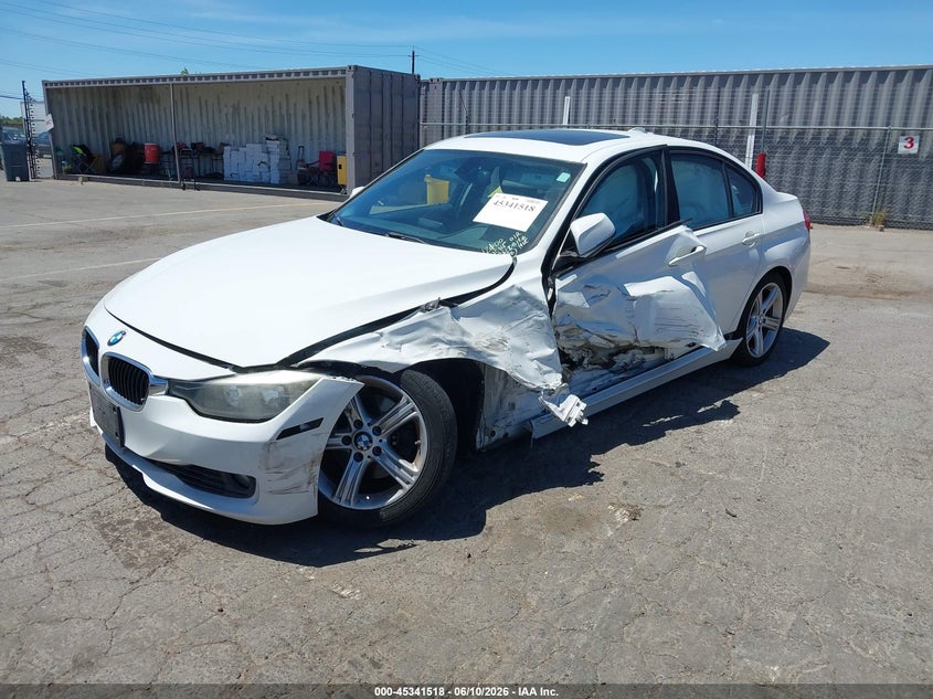 2013 BMW 3er VIN WBA3C1G56DNR47013 IAAI salvage auction — LEFT SIDE, Salvage (California), sold $675 on 2026-07-08 (photo 2)