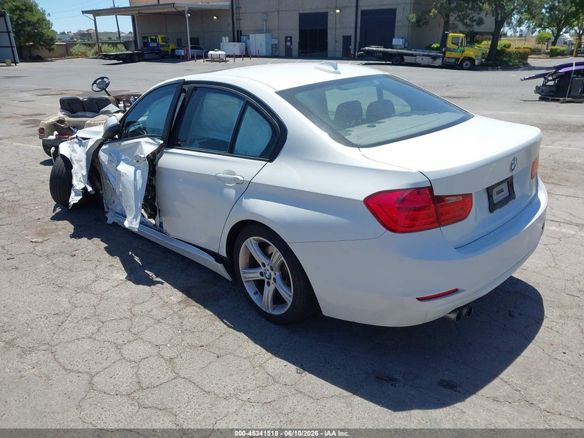 2013 BMW 3er VIN WBA3C1G56DNR47013 IAAI salvage auction — LEFT SIDE, Salvage (California), sold $675 on 2026-07-08 (photo 3)