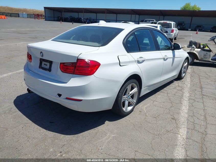 2013 BMW 3er VIN WBA3C1G56DNR47013 IAAI salvage auction — LEFT SIDE, Salvage (California), sold $675 on 2026-07-08 (photo 4)
