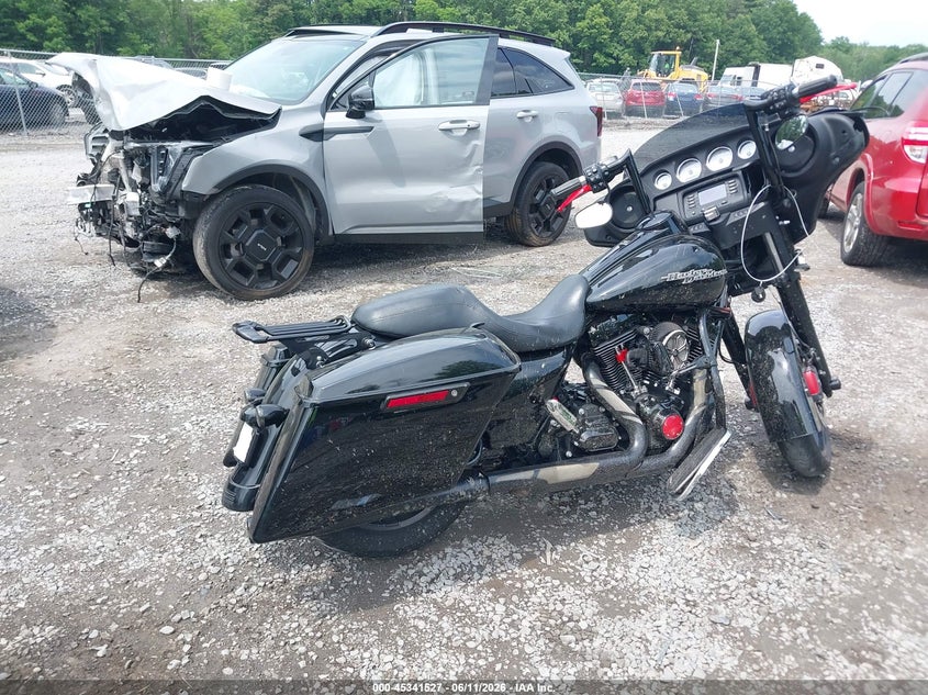 2014 Harley-davidson Street glide VIN 1HD1KBM32EB604318 IAAI salvage auction — ALL OVER, Mv-907A (New York), sold $3,600 on 2026-08-01 (photo 4)
