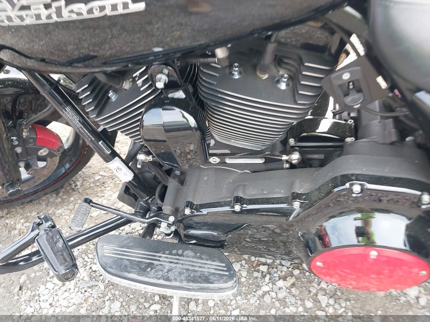 2014 Harley-davidson Street glide VIN 1HD1KBM32EB604318 IAAI salvage auction — ALL OVER, Mv-907A (New York), sold $3,600 on 2026-08-01 (photo 9)