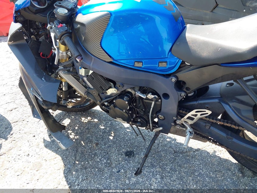 2011 Suzuki Gsx750 VIN JS1GR7MA4B2100670 IAAI salvage auction — LEFT SIDE, Salvage (Georgia), sold $2,250 on 2026-07-15 (photo 9)
