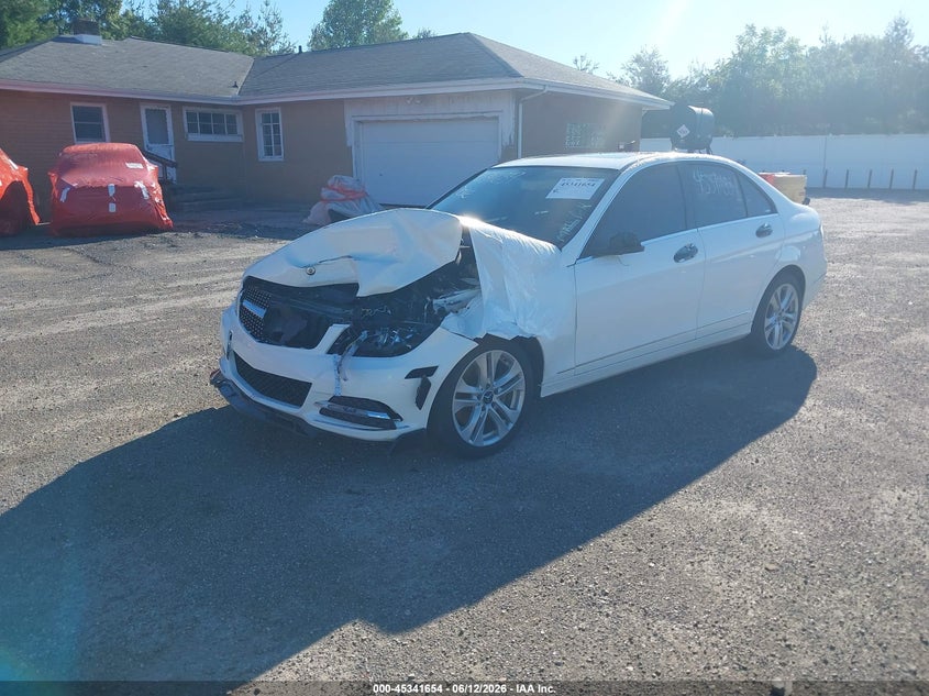 2013 Mercedes-benz C-klasse VIN WDDGF8AB5DR284356 IAAI salvage auction — FRONT END, Salvage Title, sold $1,200 on 2026-08-18 (photo 2)