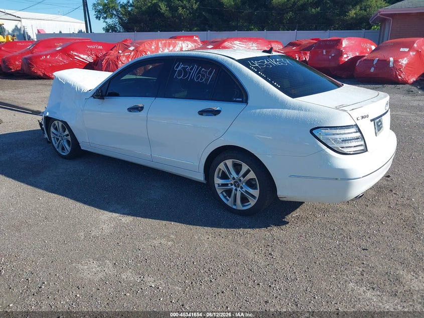 2013 Mercedes-benz C-klasse VIN WDDGF8AB5DR284356 IAAI salvage auction — FRONT END, Salvage Title, sold $1,200 on 2026-08-18 (photo 3)