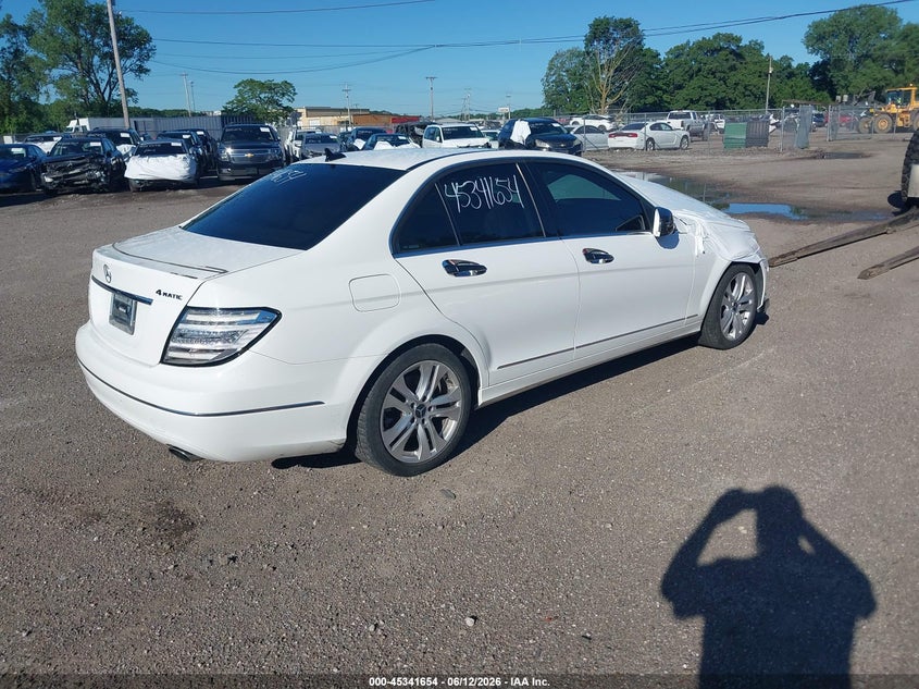 2013 Mercedes-benz C-klasse VIN WDDGF8AB5DR284356 IAAI salvage auction — FRONT END, Salvage Title, sold $1,200 on 2026-08-18 (photo 4)