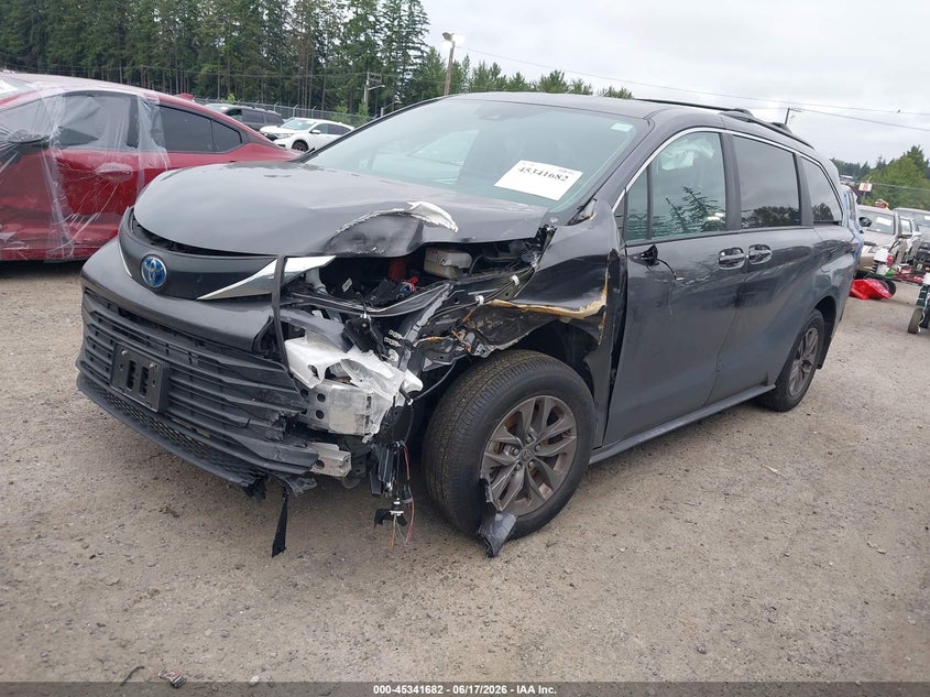 2025 Toyota Sienna VIN 5TDKSKFC5SS191298 IAAI salvage auction — LEFT FRONT, Clear (Washington), sold $16,400 on 2026-07-08 (photo 2)