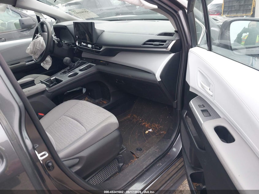 2025 Toyota Sienna VIN 5TDKSKFC5SS191298 IAAI salvage auction — LEFT FRONT, Clear (Washington), sold $16,400 on 2026-07-08 (photo 5)