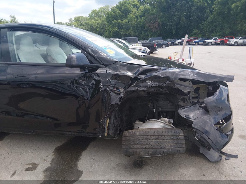2023 Tesla Model y VIN 7SAYGDEDXPF941293 IAAI salvage auction — RIGHT SIDE, Salvage Title, sold $75 on 2026-07-29 (photo 6)