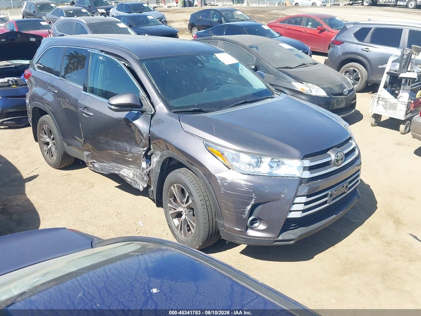 2019 Toyota Highlander VIN 5TDBZRFH3KS978802 IAAI salvage auction — RIGHT SIDE, Salvage (California), sold $6,450 on 2026-07-15 (photo 1)