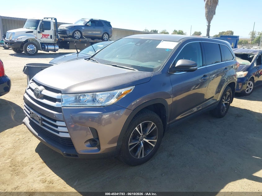 2019 Toyota Highlander VIN 5TDBZRFH3KS978802 IAAI salvage auction — RIGHT SIDE, Salvage (California), sold $6,450 on 2026-07-15 (photo 2)