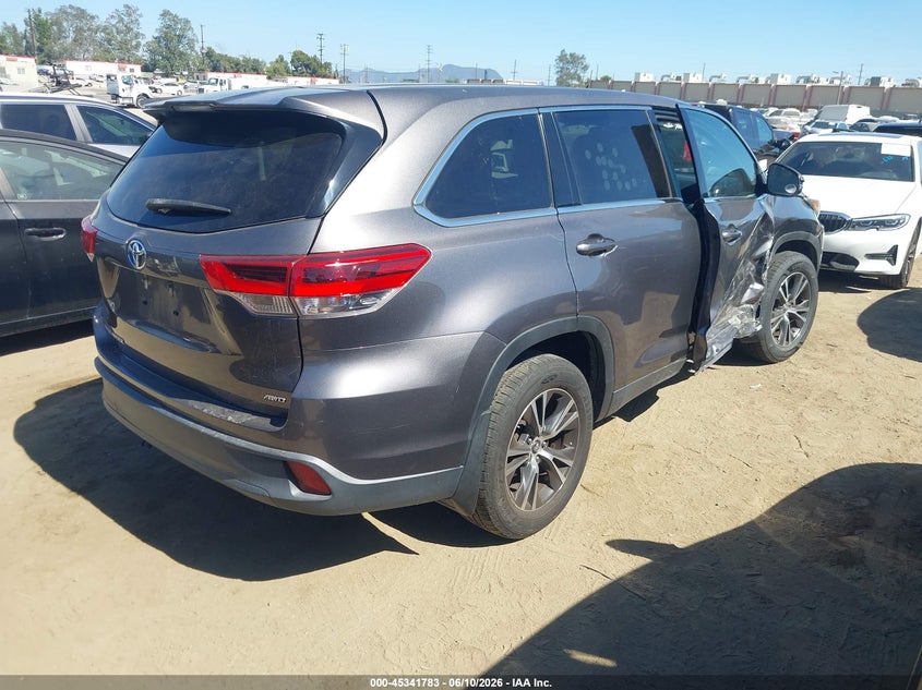 2019 Toyota Highlander VIN 5TDBZRFH3KS978802 IAAI salvage auction — RIGHT SIDE, Salvage (California), sold $6,450 on 2026-07-15 (photo 4)