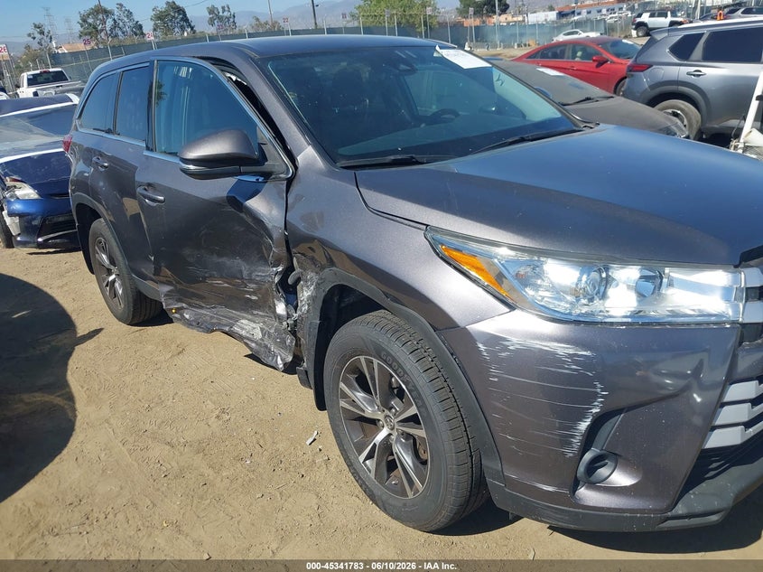 2019 Toyota Highlander VIN 5TDBZRFH3KS978802 IAAI salvage auction — RIGHT SIDE, Salvage (California), sold $6,450 on 2026-07-15 (photo 6)
