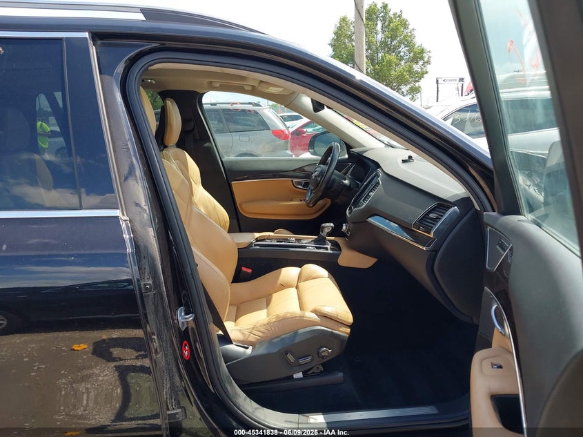 2016 Volvo Xc90 VIN YV4A22PK6G1029537 IAAI salvage auction — FRONT END, Clear (Illinois), sold $1,800 on 2026-07-14 (photo 5)
