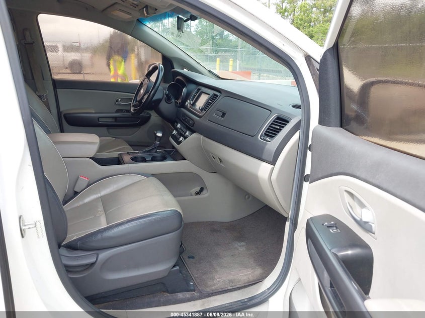 2017 Kia SEDONA VIN KNDMB5C18H6268106 IAAI salvage auction — NORMAL WEAR, Salvage Title, sold $1,150 on 2026-07-14 (photo 5)