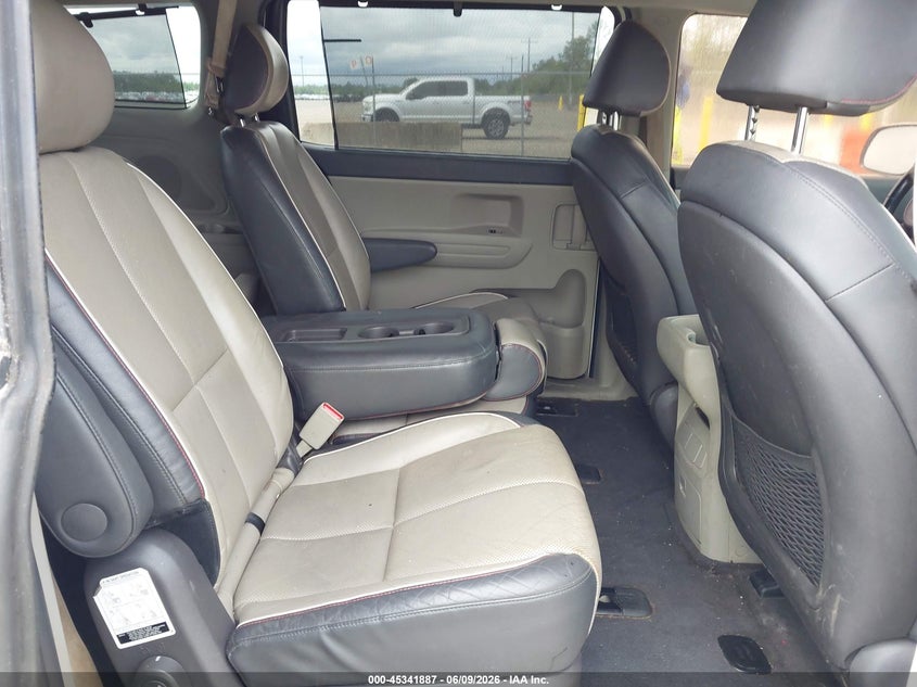 2017 Kia SEDONA VIN KNDMB5C18H6268106 IAAI salvage auction — NORMAL WEAR, Salvage Title, sold $1,150 on 2026-07-14 (photo 8)