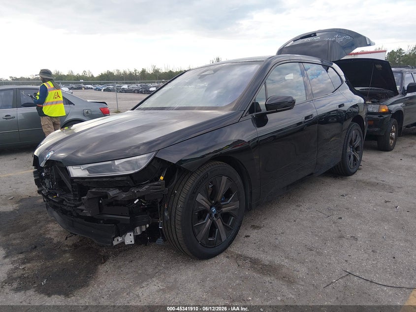 2025 BMW Ix VIN WB523CF06SCU18407 IAAI salvage auction — FRONT END, Salvage Title, sold $34,150 on 2026-08-06 (photo 2)