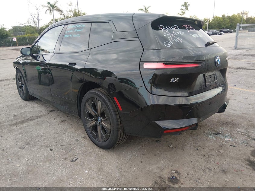 2025 BMW Ix VIN WB523CF06SCU18407 IAAI salvage auction — FRONT END, Salvage Title, sold $34,150 on 2026-08-06 (photo 3)